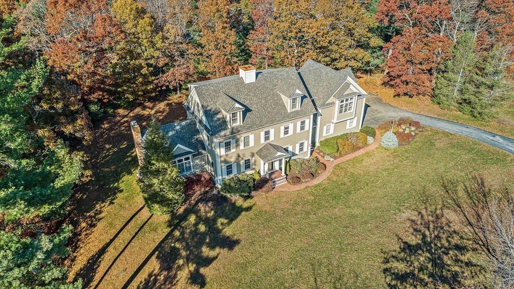 207 Hillcrest Road Marshfield, MA 02050 - Photo 5 of 37 Gallery Image 5