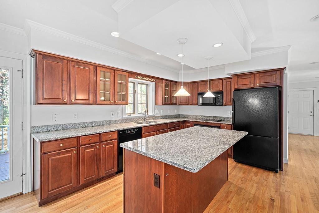 207 Hillcrest Road Marshfield, MA 02050 - Photo 8 of 37 Gallery Image 8