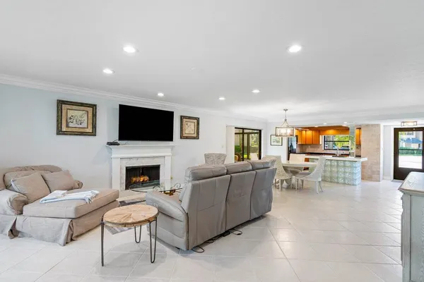 $5,800 | 401 Clubhouse Circle, Unit 401A, Jupiter, FL 33477