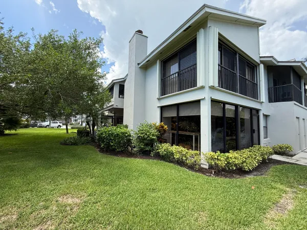 $5,800 | 401 Clubhouse Circle, Unit 401A, Jupiter, FL 33477