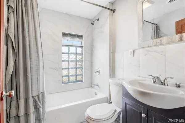 $179,900 | 170 Howard Street, Buffalo, NY 14206