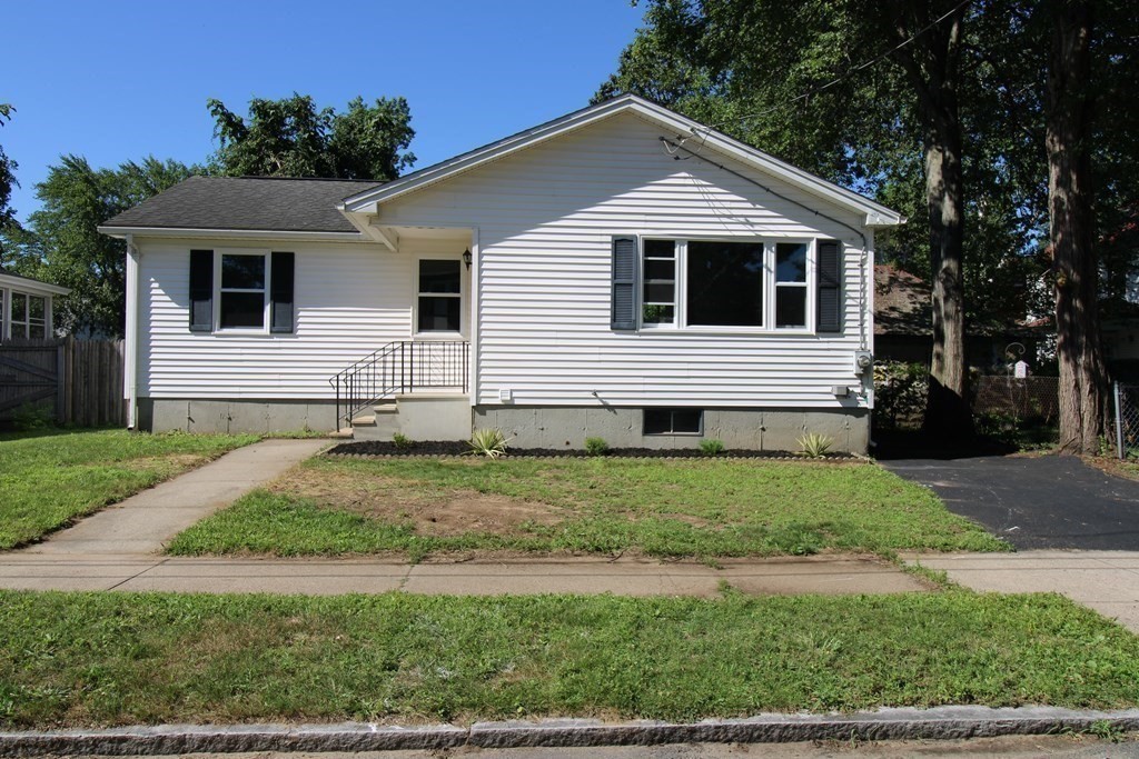 14 Lorimer Street Springfield, MA 01151 - Photo 3 of 22 Gallery Image 3