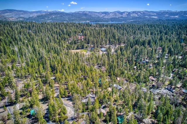 $575,000 | 41533 Indian Rock Road, Shaver Lake, CA 93664