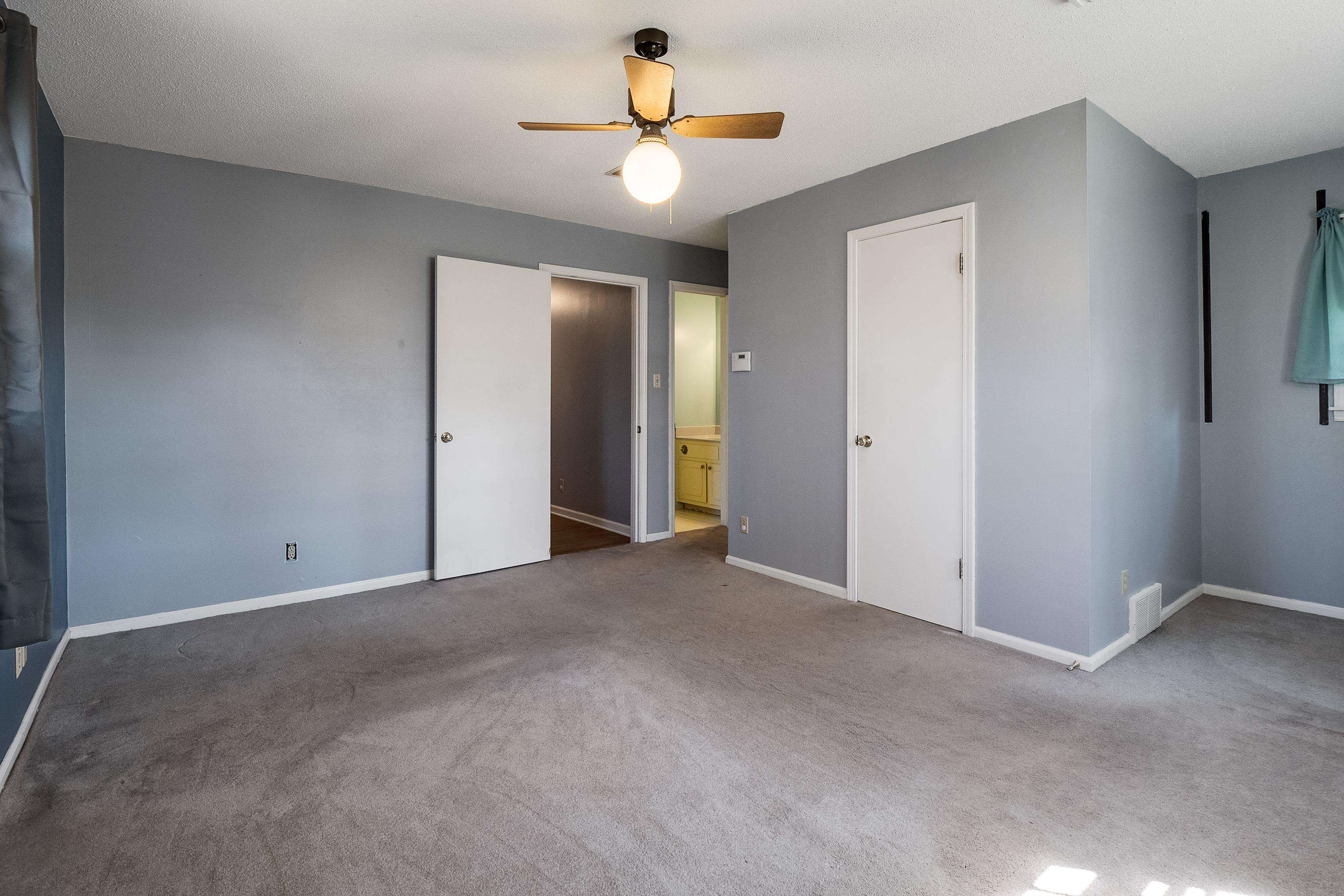 5849 Ridgevale Road Memphis, TN 38119 - Photo 10 of 22 a view of an empty room