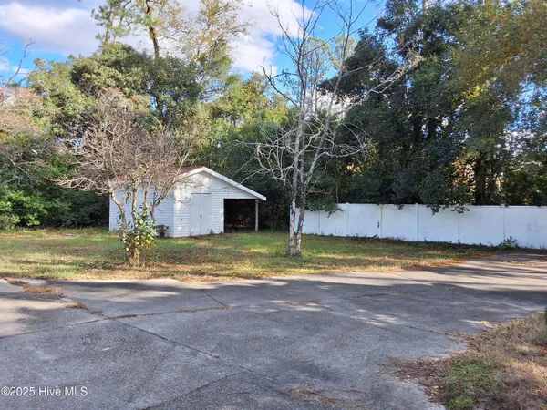 $299,500 | 33 Gapway Road, Fair Bluff, NC 28439