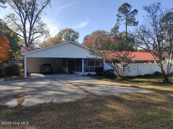 $299,500 | 33 Gapway Road, Fair Bluff, NC 28439