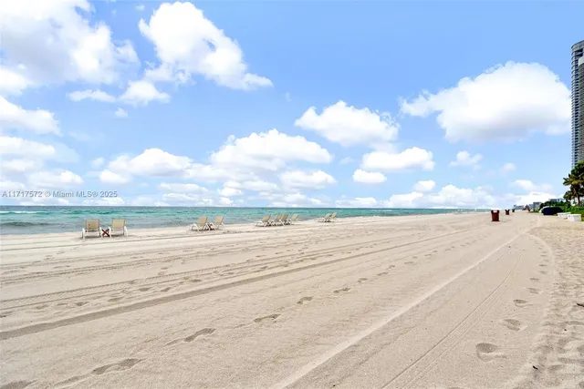 $22,000 | 16051 Collins Avenue, Unit 1004, Sunny Isles Beach, FL 33160