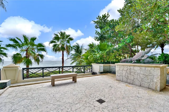 $22,000 | 16051 Collins Avenue, Unit 1004, Sunny Isles Beach, FL 33160