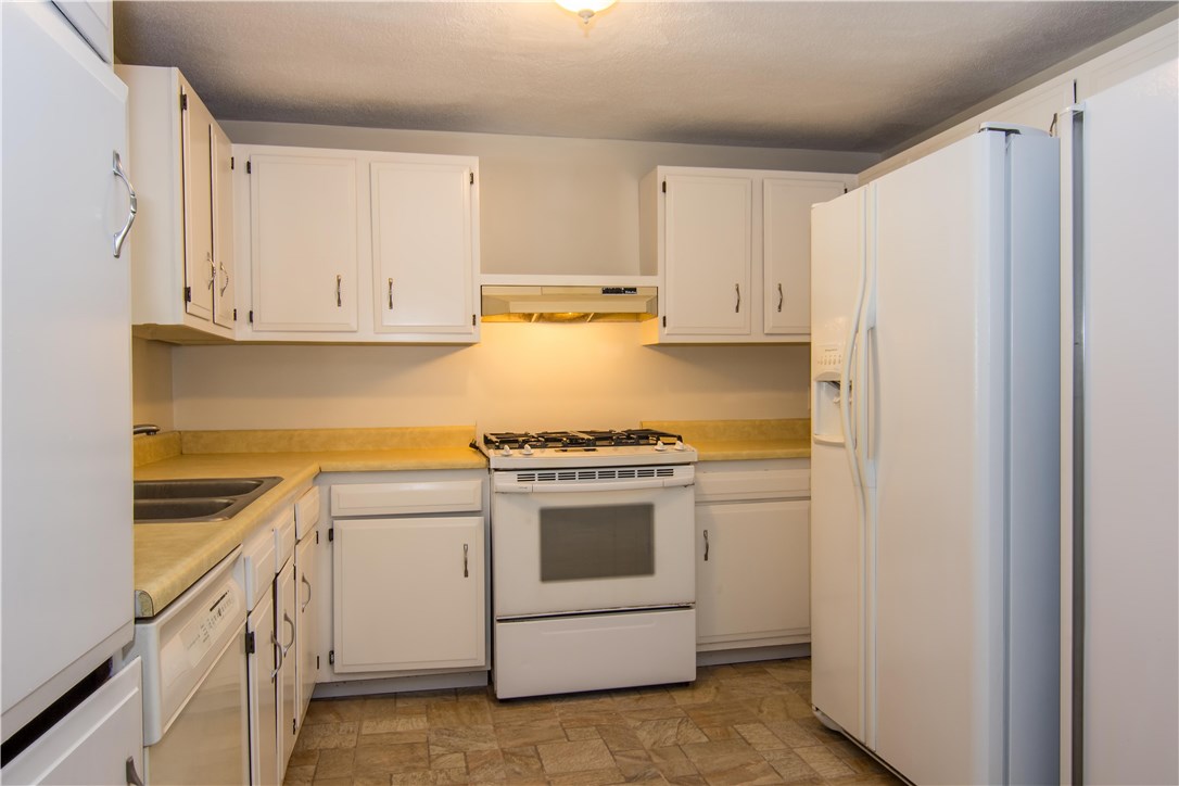 38 Pontiac Road Narragansett, RI 02882 - Photo 8 of 30 Kitchen