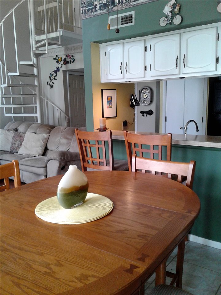 9008 South Pointe Ridge Lane, Unit 5 5 Bloomington, IN 47401 - Photo 3 of 18