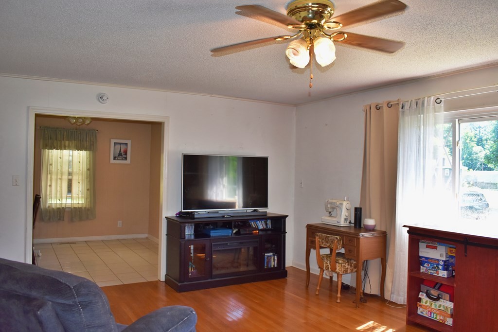 11627 Jenkins Road Soddy-Daisy, TN 37379 - Photo 5 of 18 Gallery Image 5
