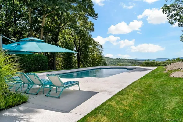 $4,195,000 | 18 Bramblebush Road, Croton-on-Hudson, NY 10520