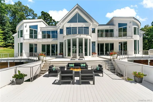 a view of a building and outdoor space