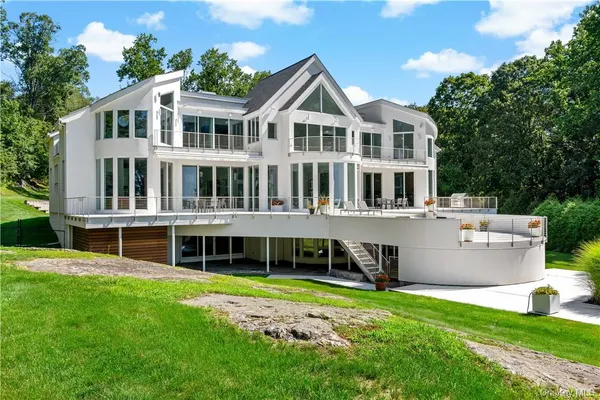 $4,195,000 | 18 Bramblebush Road, Croton-on-Hudson, NY 10520