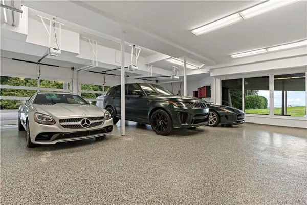 $4,195,000 | 18 Bramblebush Road, Croton-on-Hudson, NY 10520