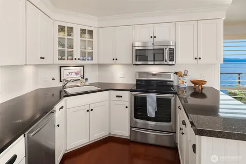 $829,500 | 2360 43rd Avenue East, Unit 211, Seattle, WA 98112