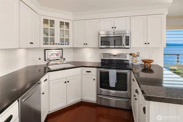 $829,500 | 2360 43rd Avenue East, Unit 211, Seattle, WA 98112