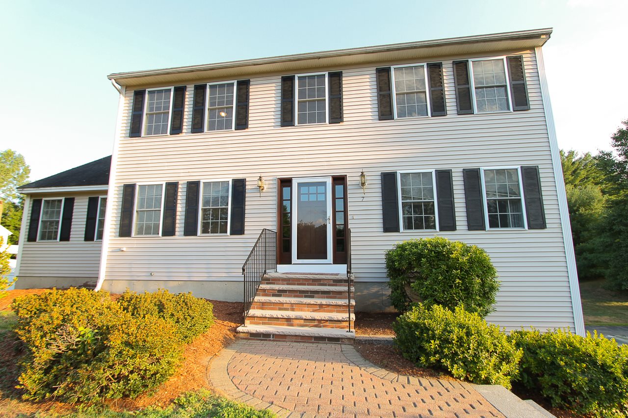 7 Faucher Road Londonderry, NH 03053 - Photo 3 of 32 Gallery Image 3