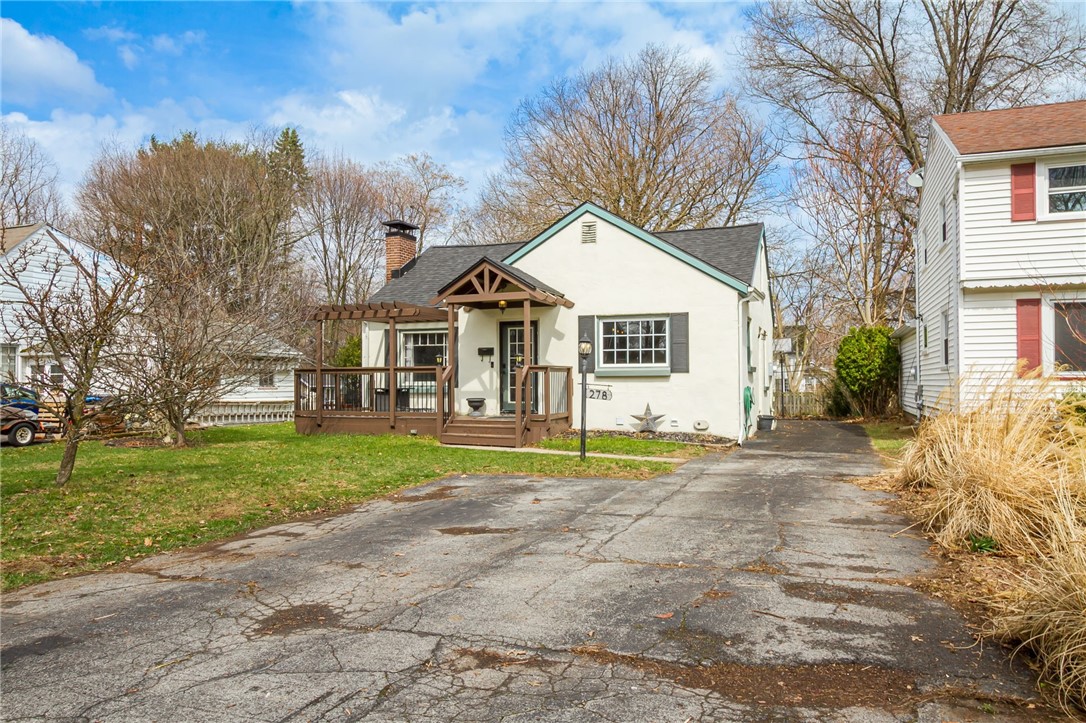 278 Winfield Road Irondequoit, NY 14622 - Photo 4 of 49