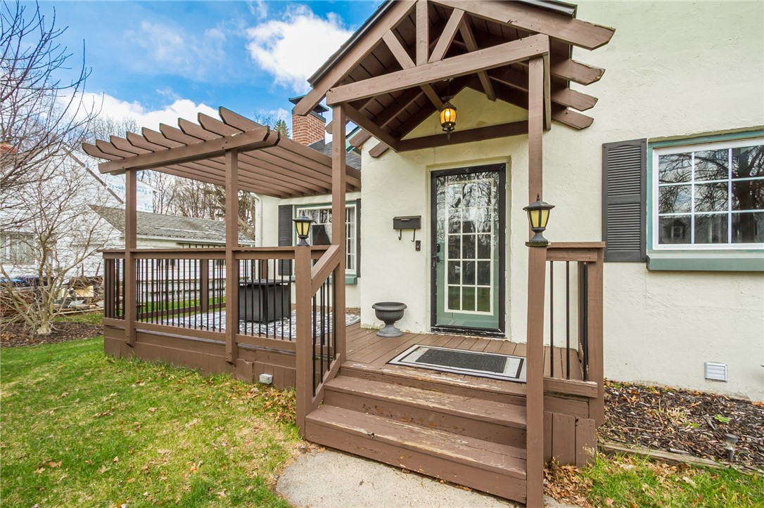 278 Winfield Road Irondequoit, NY 14622 - Photo 5 of 49