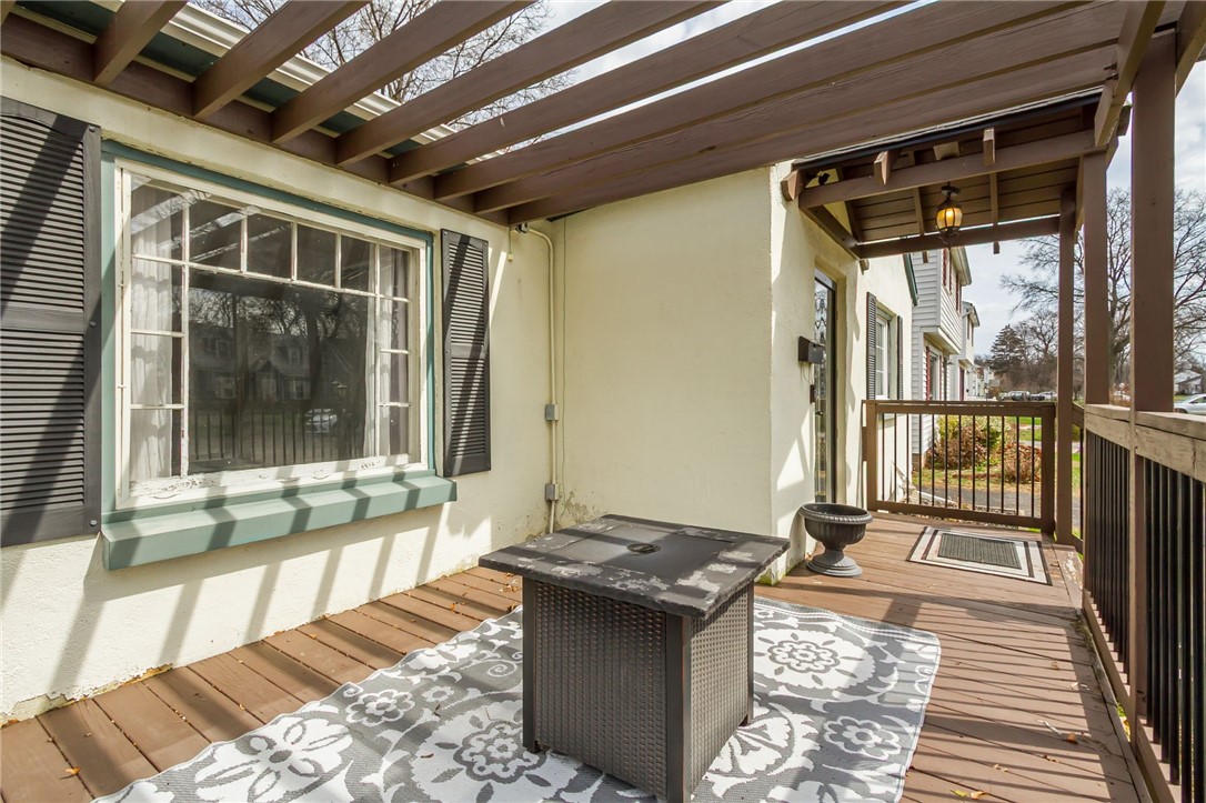 278 Winfield Road Irondequoit, NY 14622 - Photo 7 of 49