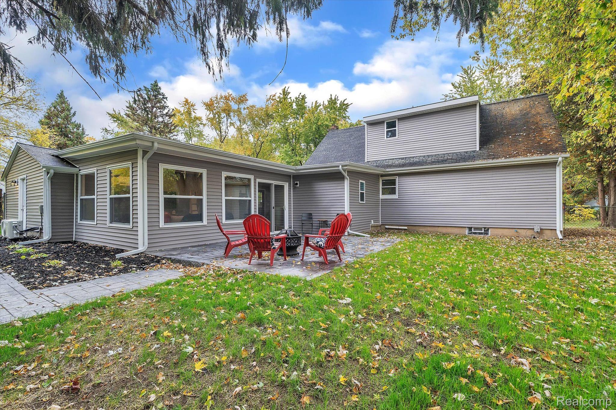 810 Pleasant Ridge Lake Orion, MI 48362 - Photo 37 of 41 Gallery Image 37
