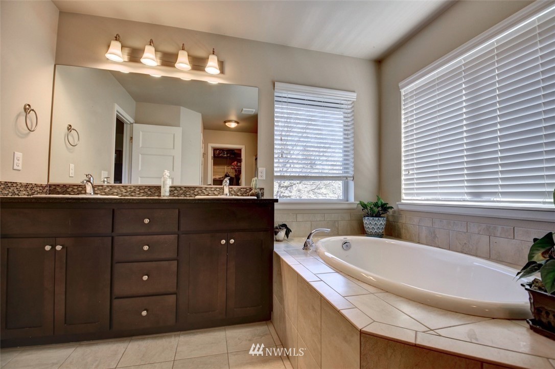 4644 Rosa Court Lacey, WA 98503 - Photo 22 of 34