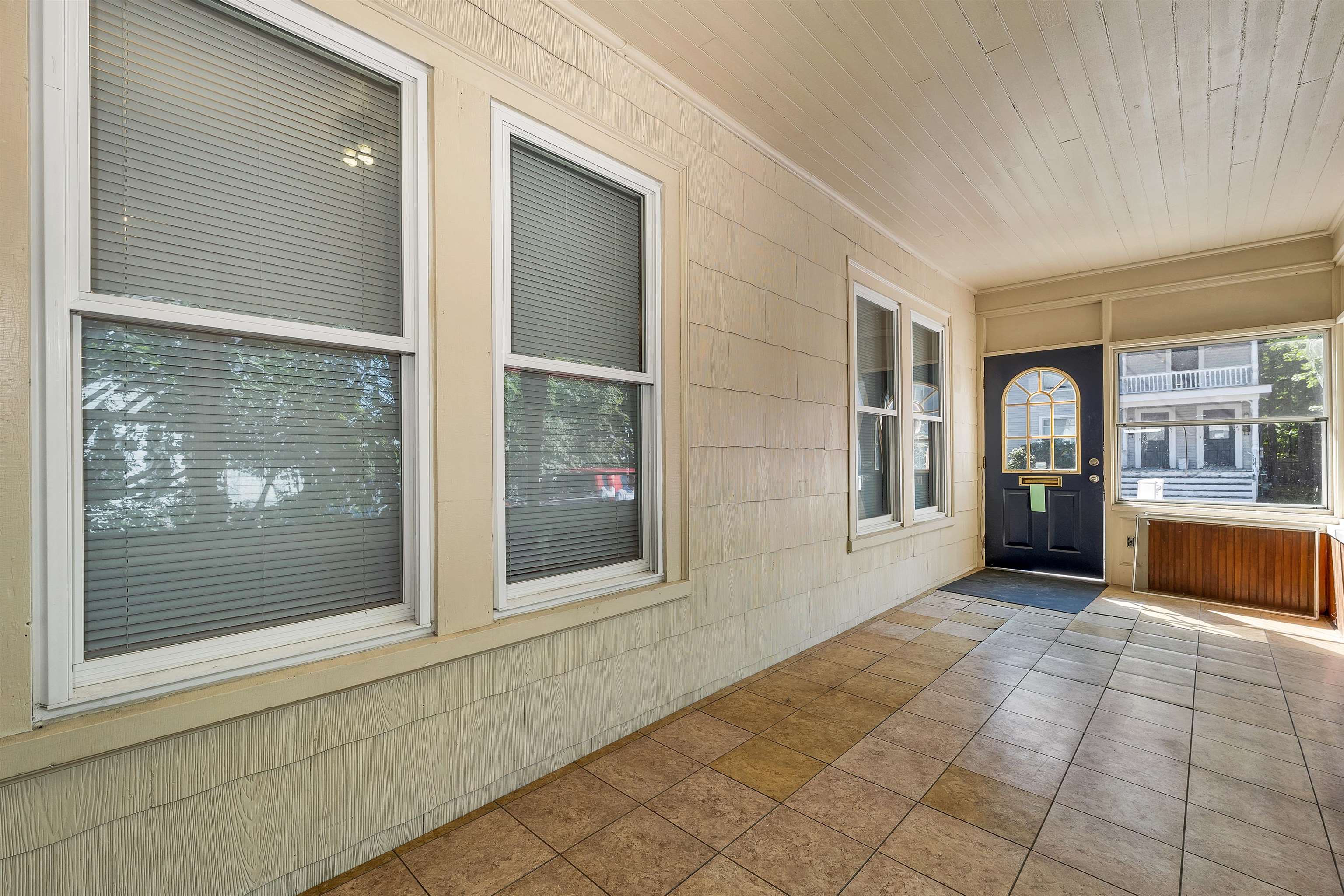 32 Summer Street Laconia, NH 03246 - Photo 2 of 33