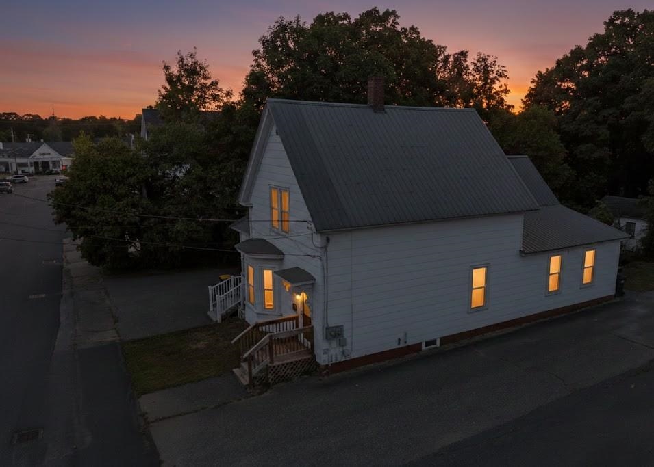 32 Summer Street Laconia, NH 03246 - Photo 3 of 33