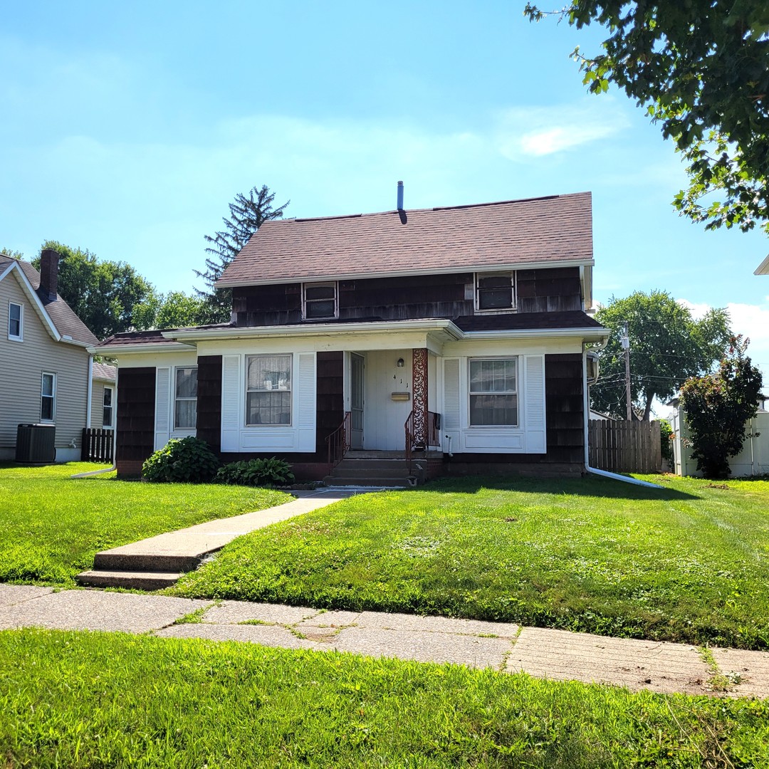 411 39th Street Moline, IL 61265 - Photo 3 of 34