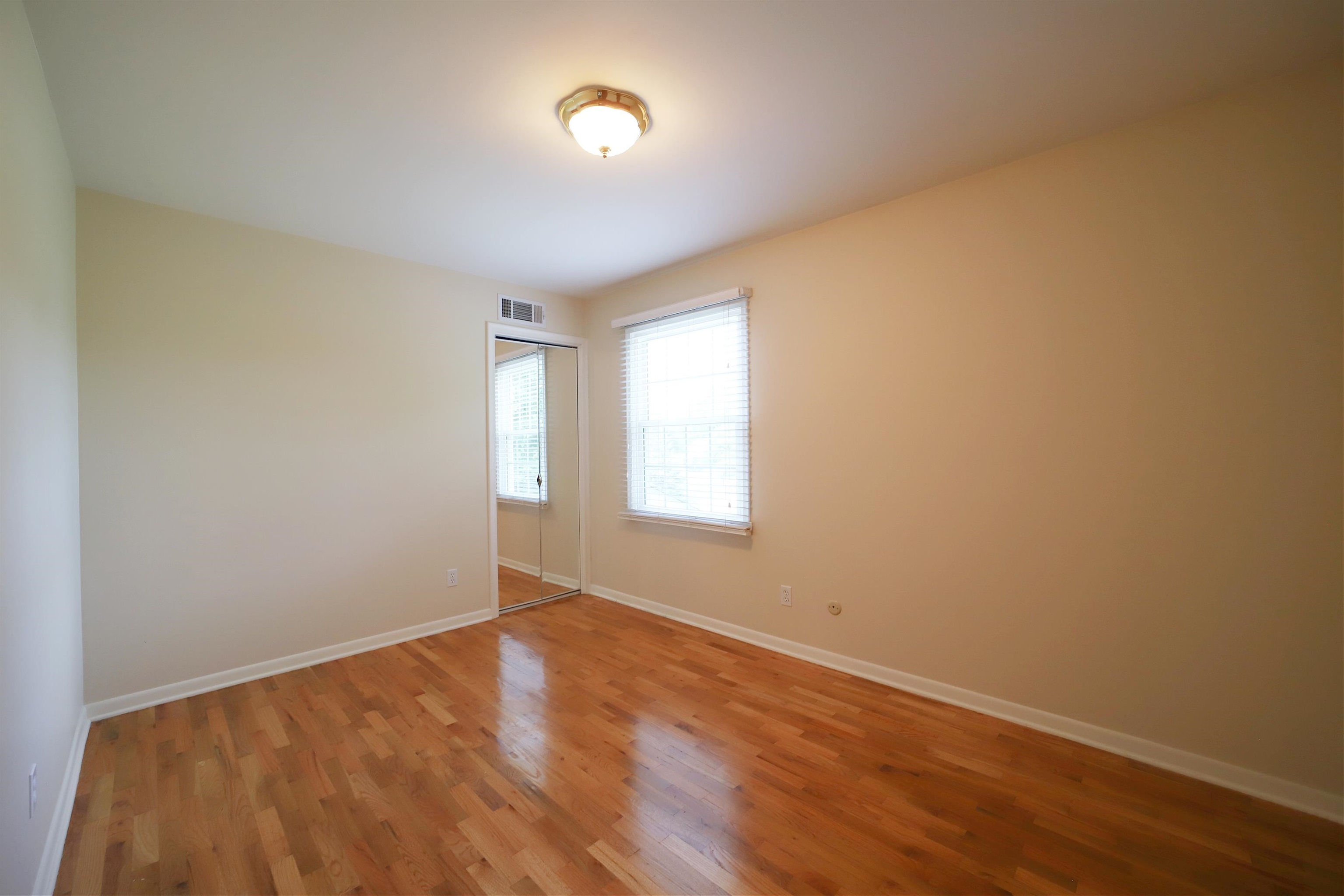 6140 North Seymour Road Flushing, MI 48433 - Photo 22 of 38 50115951-21.JPG