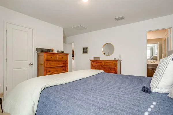 $2,100 | 6329 Becker Avenue, Fort Worth, TX 76123