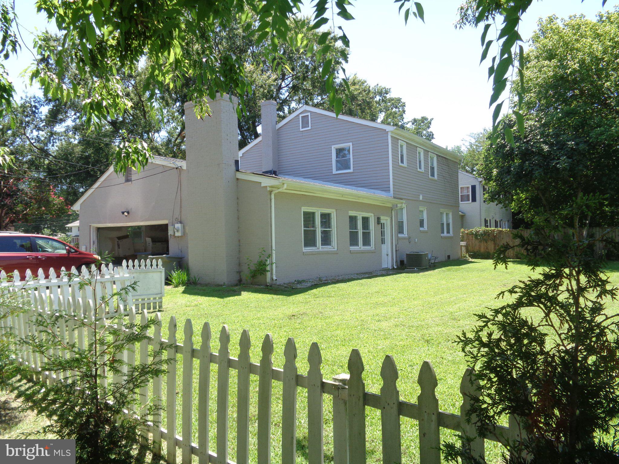 56 Ivy Home Road Hampton, VA 23669 - Photo 29 of 35 Charming home with lush green yard.
