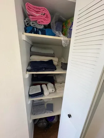 a view of entryway with furniture