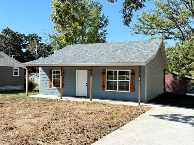 $125,900 | 904 South Kirkpatrick Street, El Dorado Springs, MO 64744