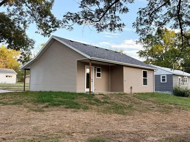 $125,900 | 904 South Kirkpatrick Street, El Dorado Springs, MO 64744