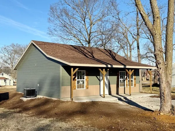 $125,900 | 904 South Kirkpatrick Street, El Dorado Springs, MO 64744