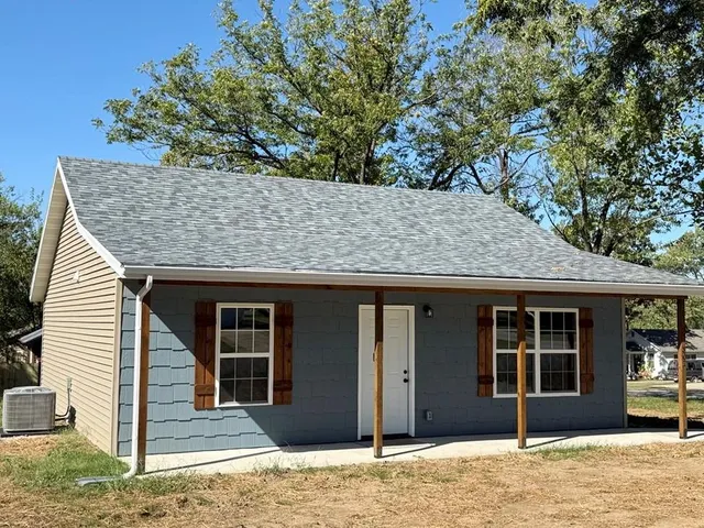 $125,900 | 904 South Kirkpatrick Street, El Dorado Springs, MO 64744