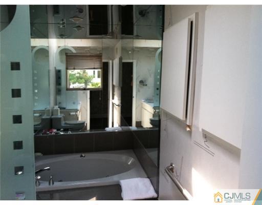 20 Brookfall Road Edison, NJ 08817 - Photo 23 of 24 Gallery Image 23
