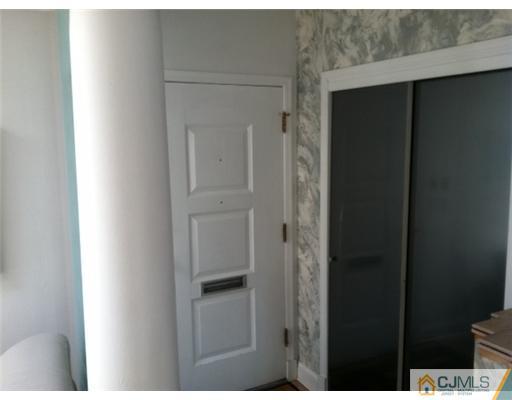 20 Brookfall Road Edison, NJ 08817 - Photo 6 of 24 Gallery Image 6