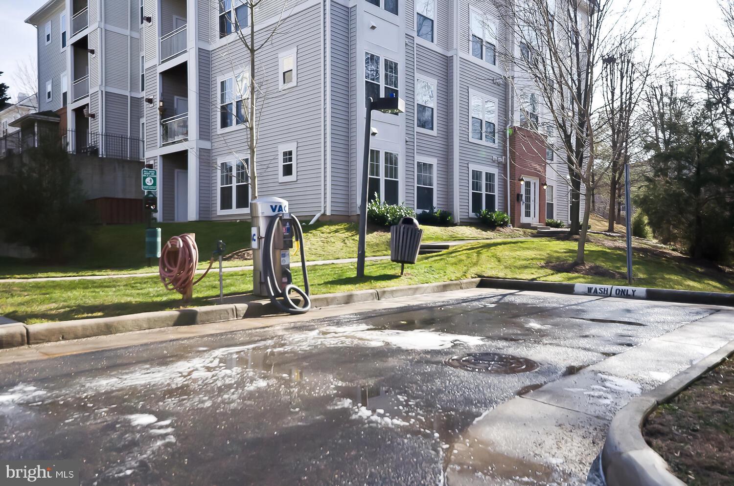 1515 North Point Drive, Unit 20201 Reston, VA 20194 - Photo 25 of 32 Community Car Vac