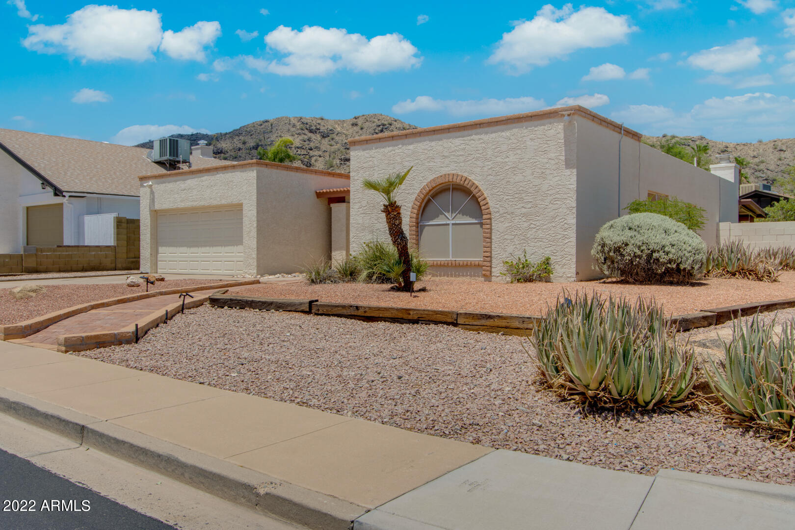 4386 East Pearce Road Phoenix, AZ 85044 - Photo 3 of 69 3-Pearce