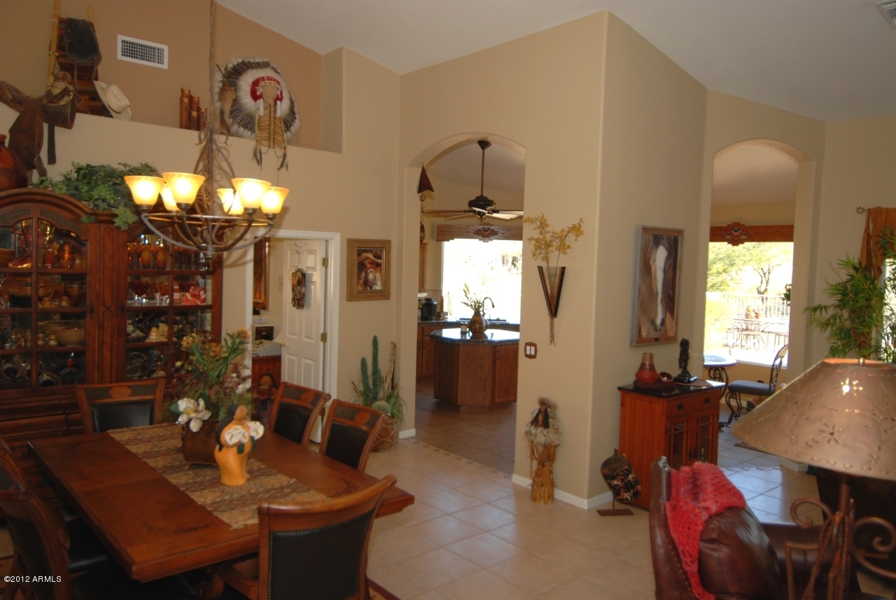 7548 Rugged Ironwood Road Gold Canyon, AZ 85118 - Photo 14 of 38 7548 grtrm075 (8)