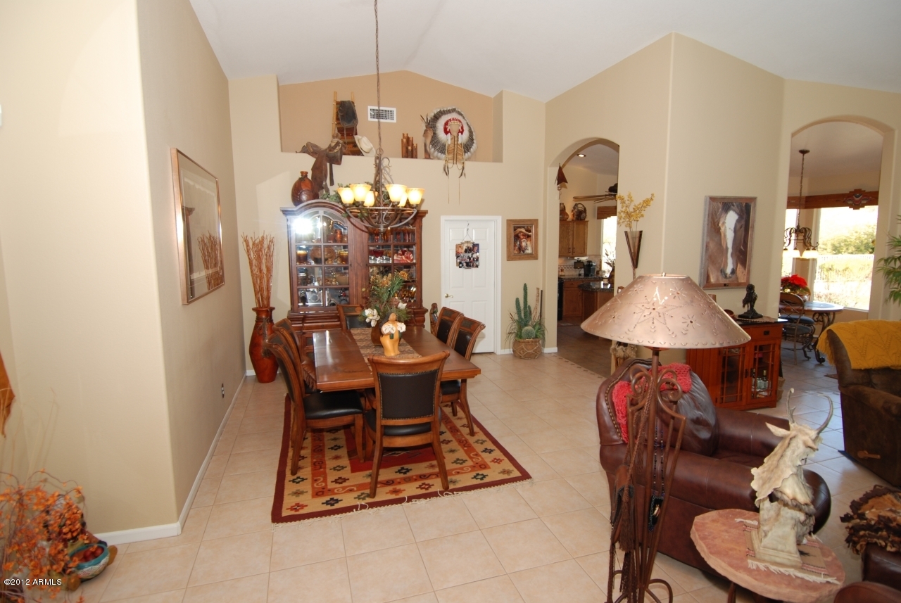 7548 Rugged Ironwood Road Gold Canyon, AZ 85118 - Photo 17 of 38 7548 grtrm075 (14)