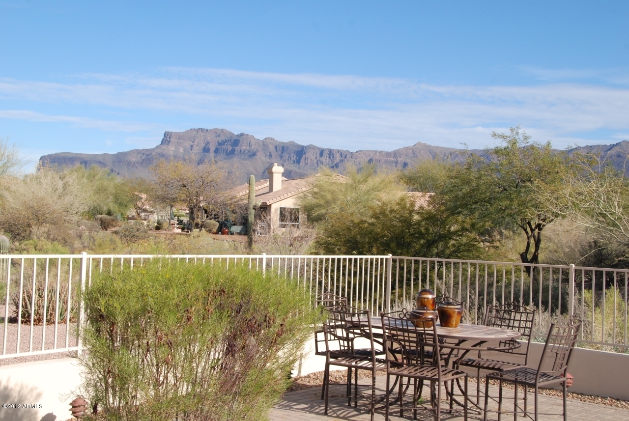 7548 Rugged Ironwood Road Gold Canyon, AZ 85118 - Photo 3 of 38 7548 back029 (16)