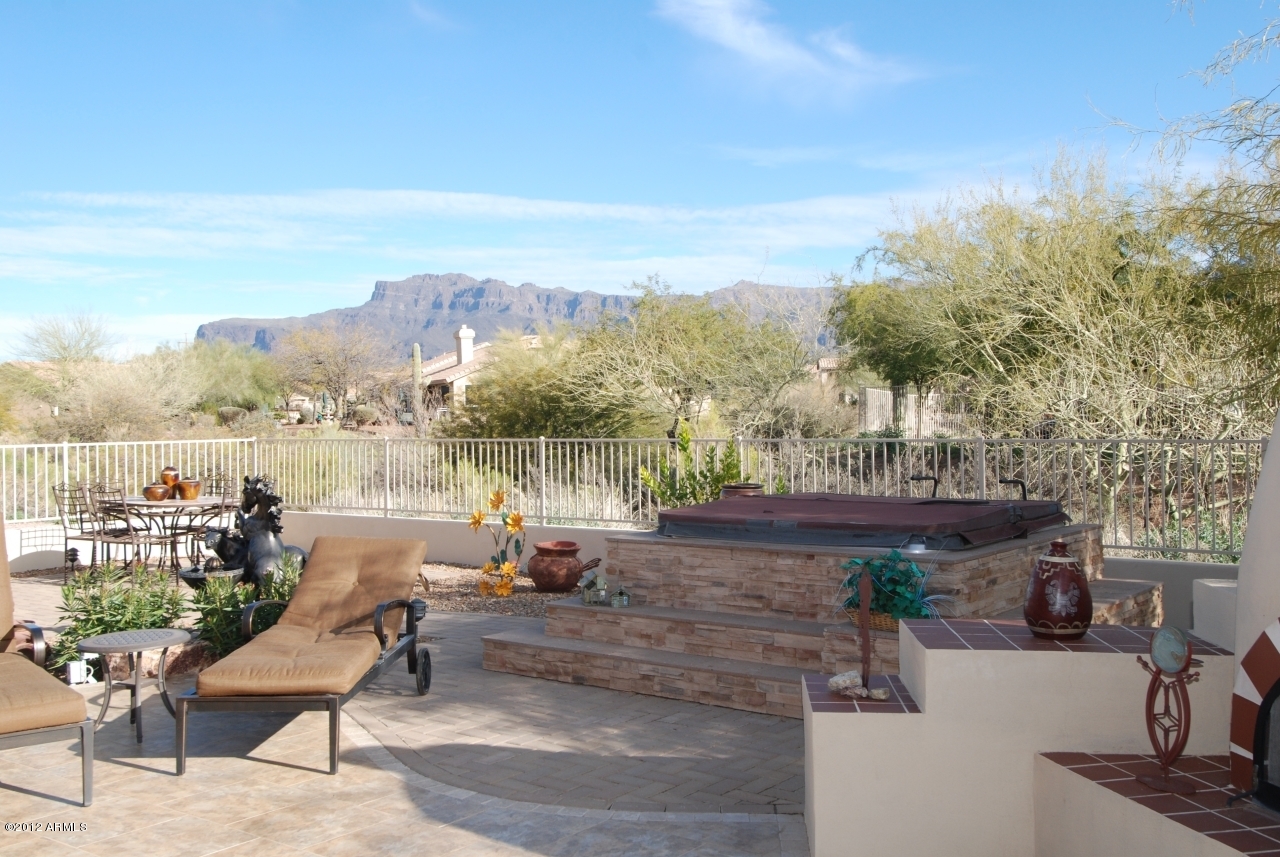 7548 Rugged Ironwood Road Gold Canyon, AZ 85118 - Photo 9 of 38 7548 back029 (4)