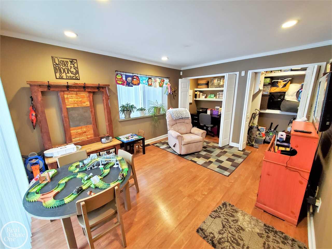 50710 Ryan Road Utica, MI 48317 - Photo 6 of 76