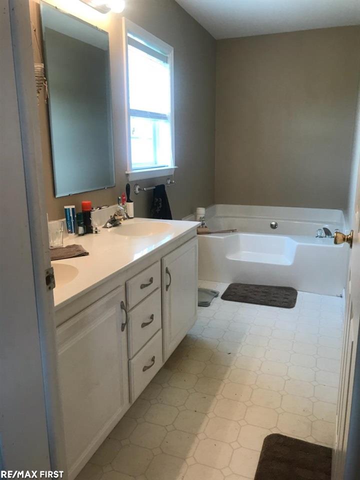 6221 Trumble Road St. Clair, MI 48079 - Photo 25 of 34 31356457-24.JPG