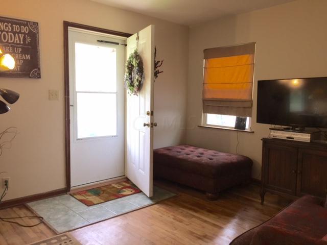 206 Edgevale Road Columbus, OH 43209 - Photo 6 of 33 Nice sized living room