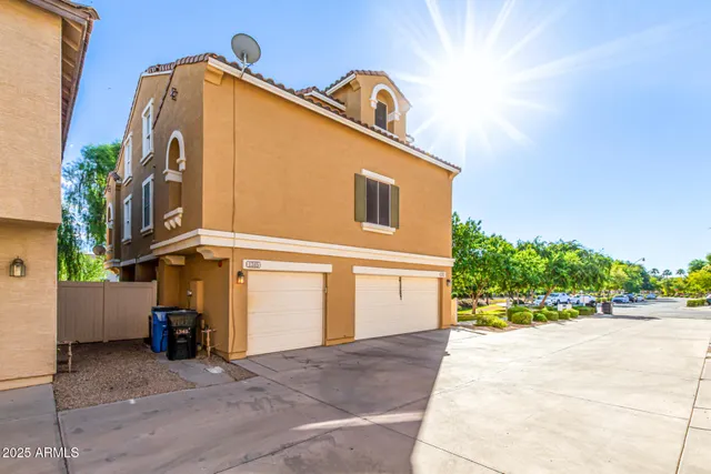 a view of a street with house